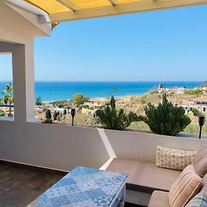  Apartment La Casita En Benajarafe